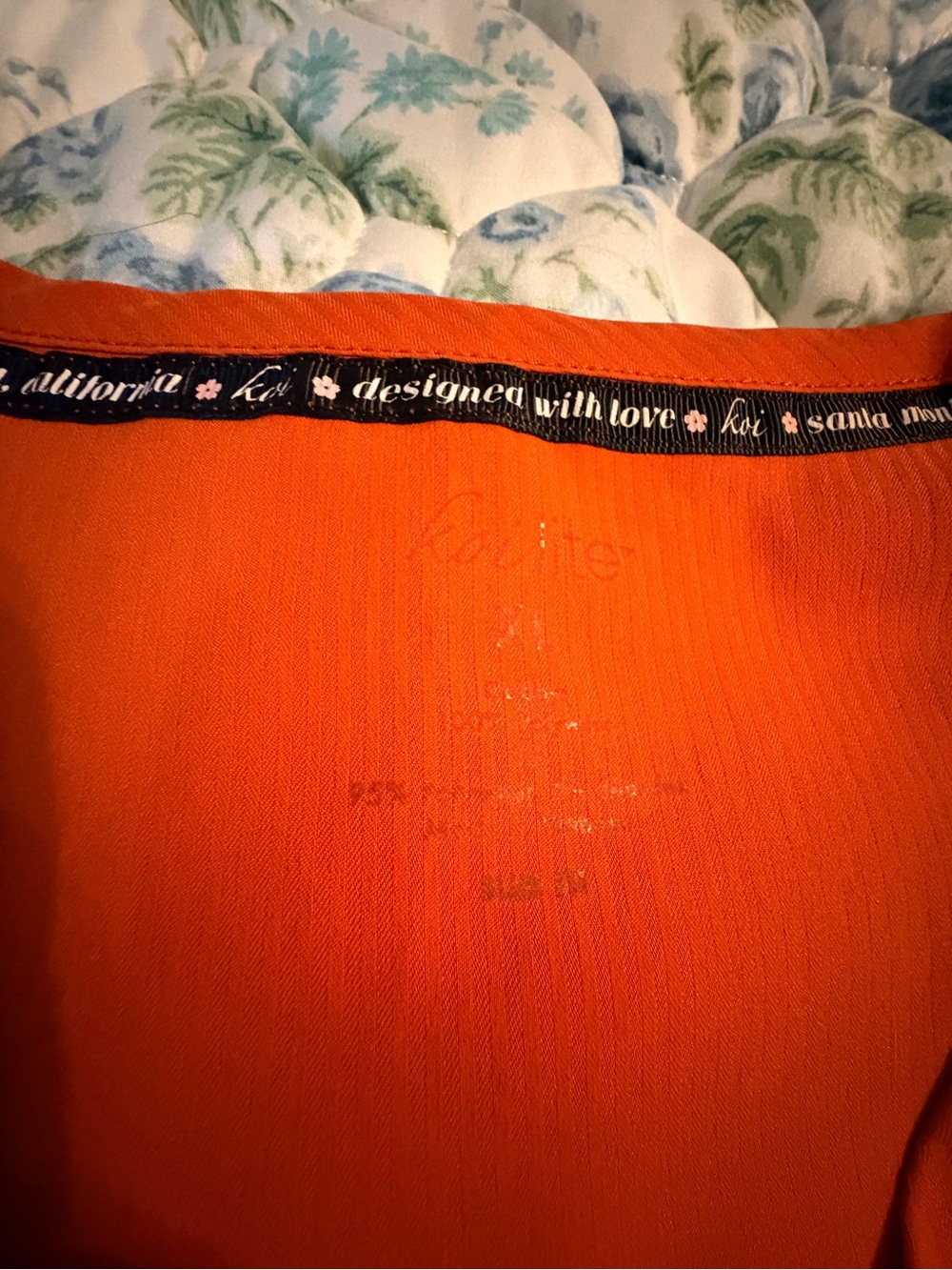Koi lite scrub set in a teracoda/rust color. Top is a xl, pant a large, - Picture 2 of 10